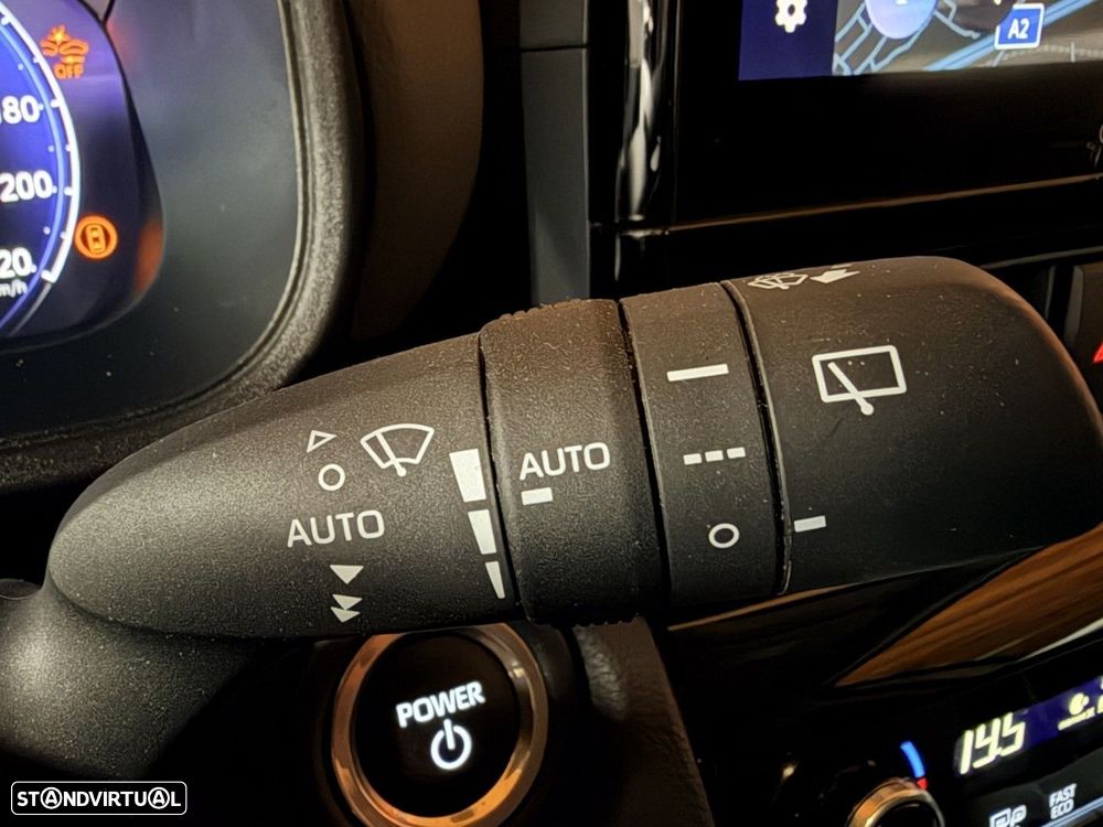 Toyota Yaris Cross 1.5 HDF Premiere Edition - 18