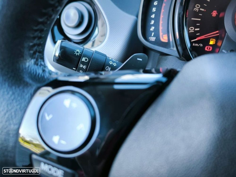 Peugeot 108 1.0 VTi Allure ETG5 - 38