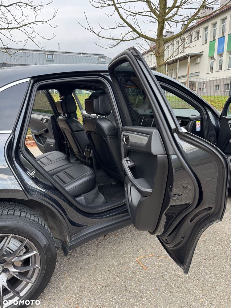 Porsche Macan - 33