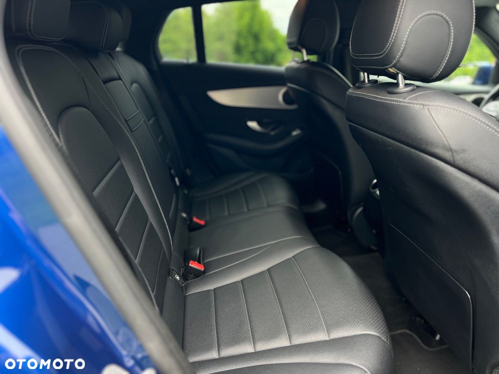 Mercedes-Benz GLC 200 4Matic 9G-TRONIC AMG Line Plus - 29