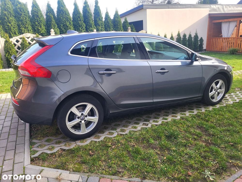 Volvo V40 D4 Momentum - 6