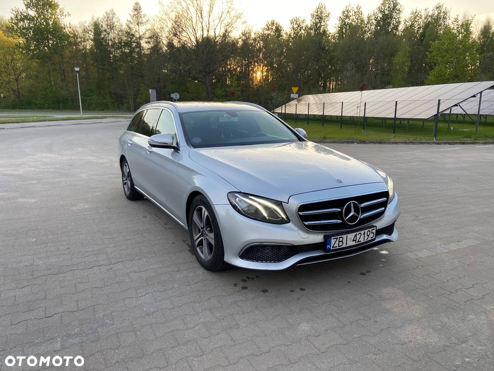 Mercedes-Benz Klasa E 220 d T 9G-TRONIC Exclusive - 2