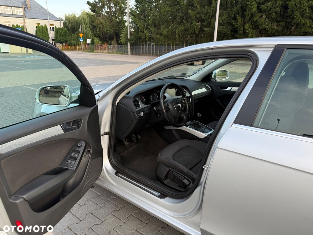 Audi A4 Limousine - 13