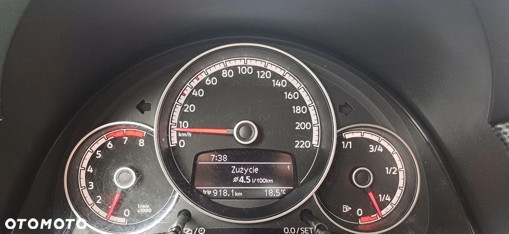Volkswagen up! 1.0 Black Style - 31