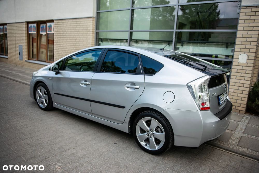 Toyota Prius (Hybrid) Executive - 4