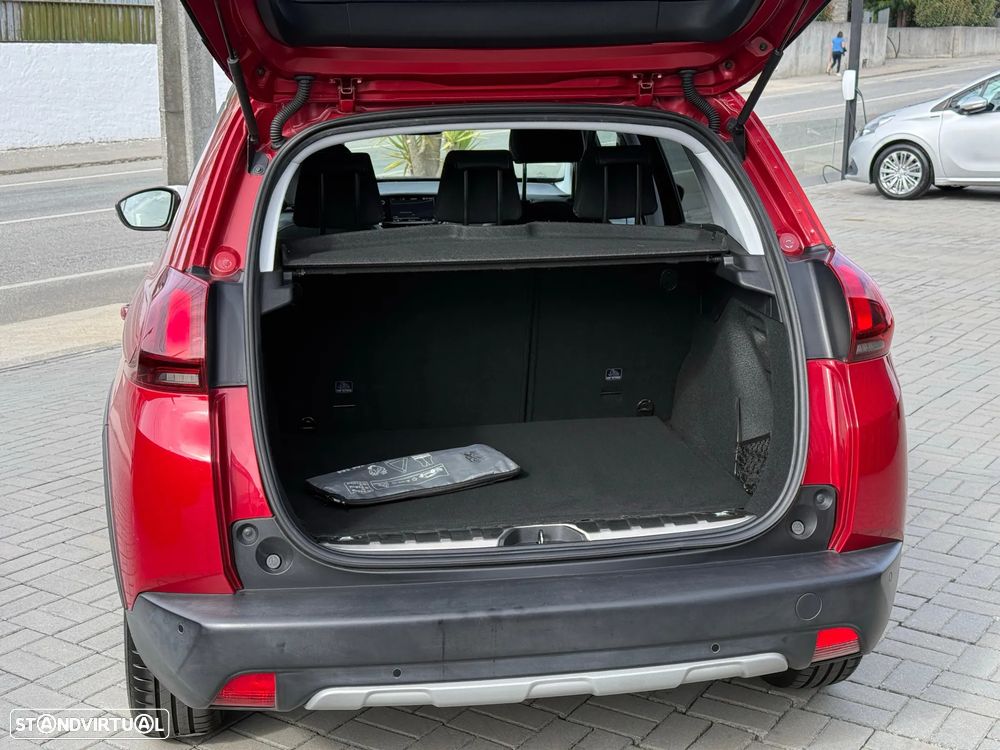 Peugeot 2008 1.2 PureTech Allure - 10