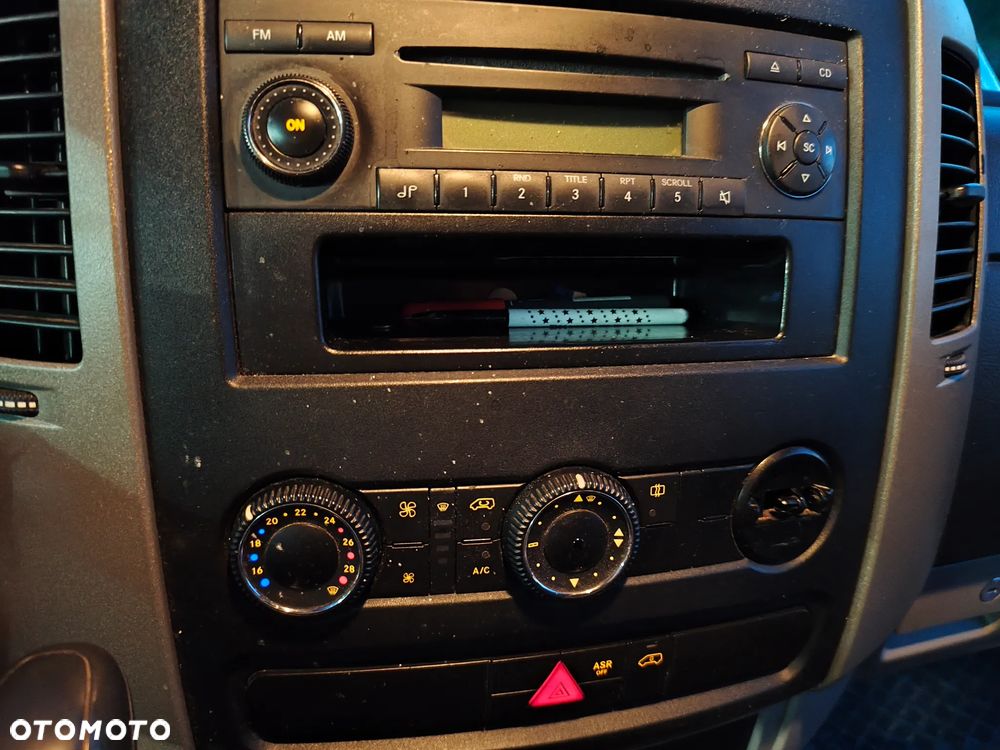 Mercedes-Benz SPRINTER 319 - 35