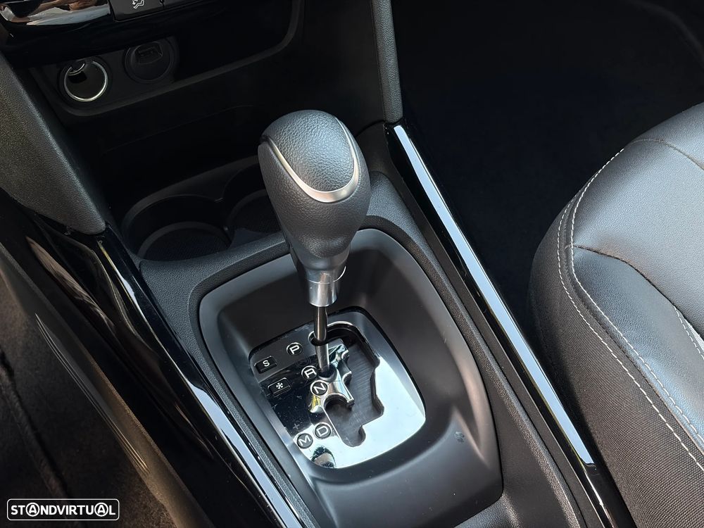 Peugeot 2008 1.2 PureTech Allure EAT6 - 22