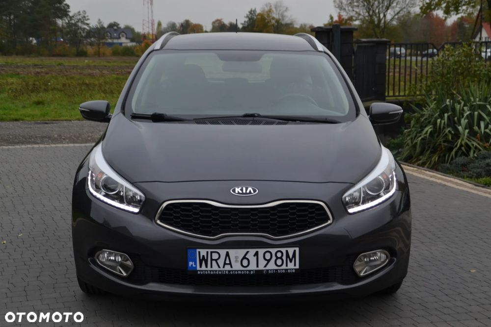 Kia Ceed 1.6 GDI Dream Team Edition - 4