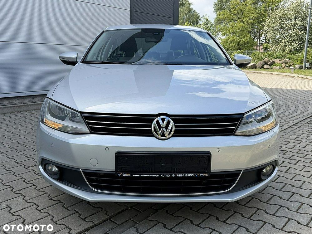 Volkswagen Jetta - 3