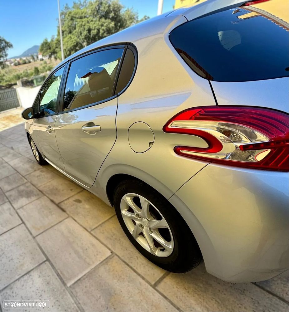 Peugeot 208 1.4 HDi Active - 4