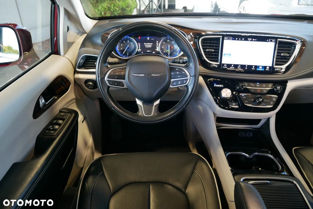 Chrysler Pacifica - 14