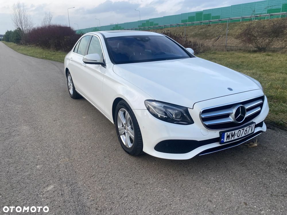 Mercedes-Benz Klasa E 220 d 4-Matic 9G-TRONIC - 12