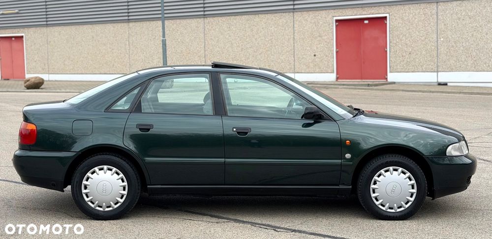 Audi A4 Limousine - 11