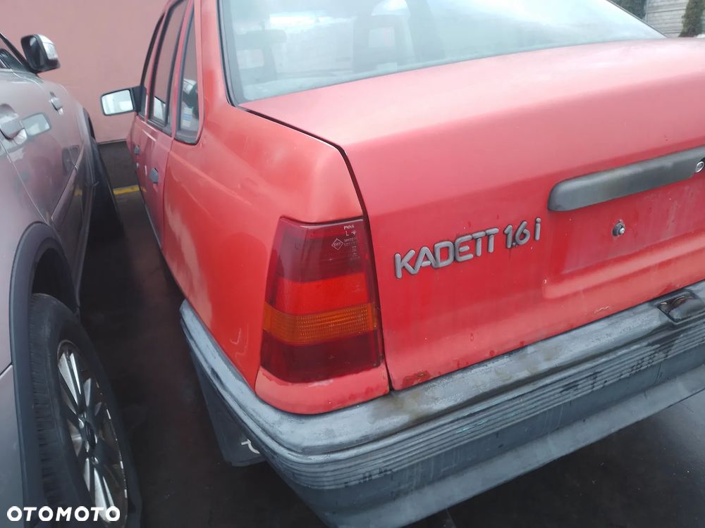 OPEL KADETT E SEDAN  84-89  1.6  ALTERNATOR - 14
