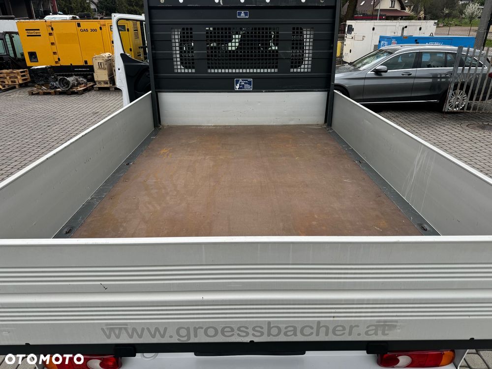 Nissan NV400 - 9