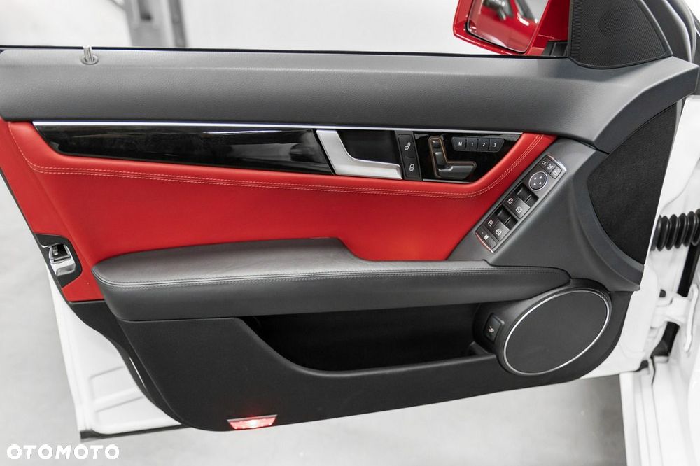 Mercedes-Benz Klasa C 63 AMG 7G-TRONIC Performance Plus SPORT EDITION - 35