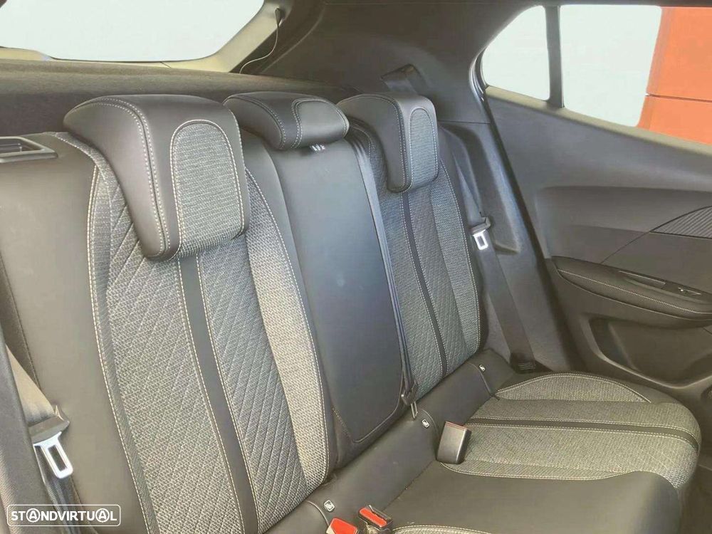 Peugeot 2008 1.2 PureTech Allure - 16