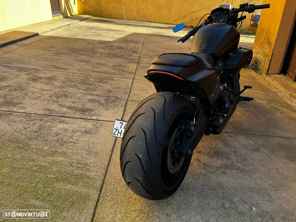 Harley-Davidson Softail - 1