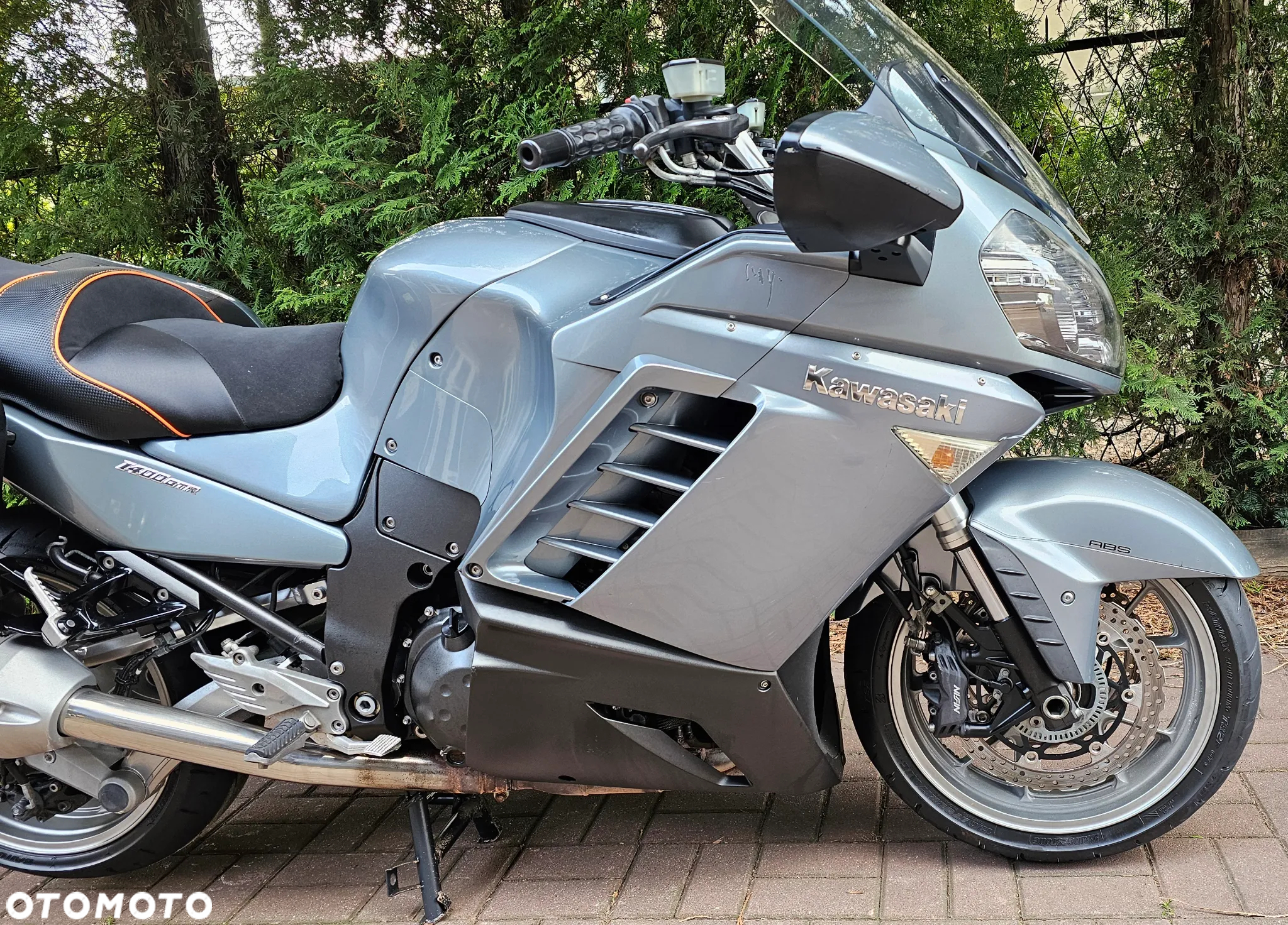Kawasaki GTR - 4