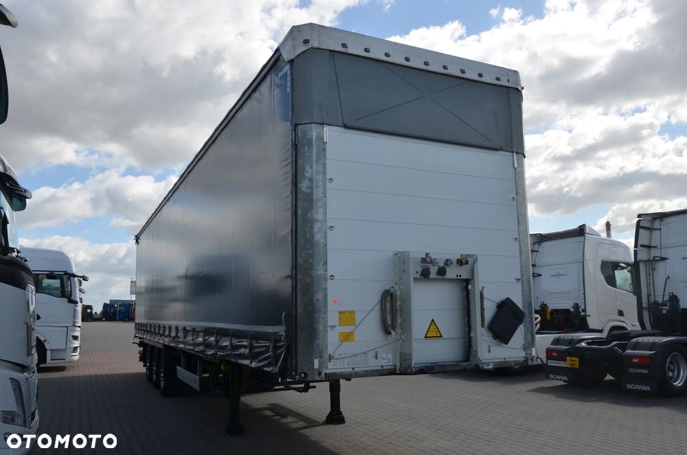 Schmitz Cargobull VARIOS / 2 POZIOMY JAZDY / OŚ PODNOSZONA / DACH POD. / CODE XL / OCYNK / 7055 - 2