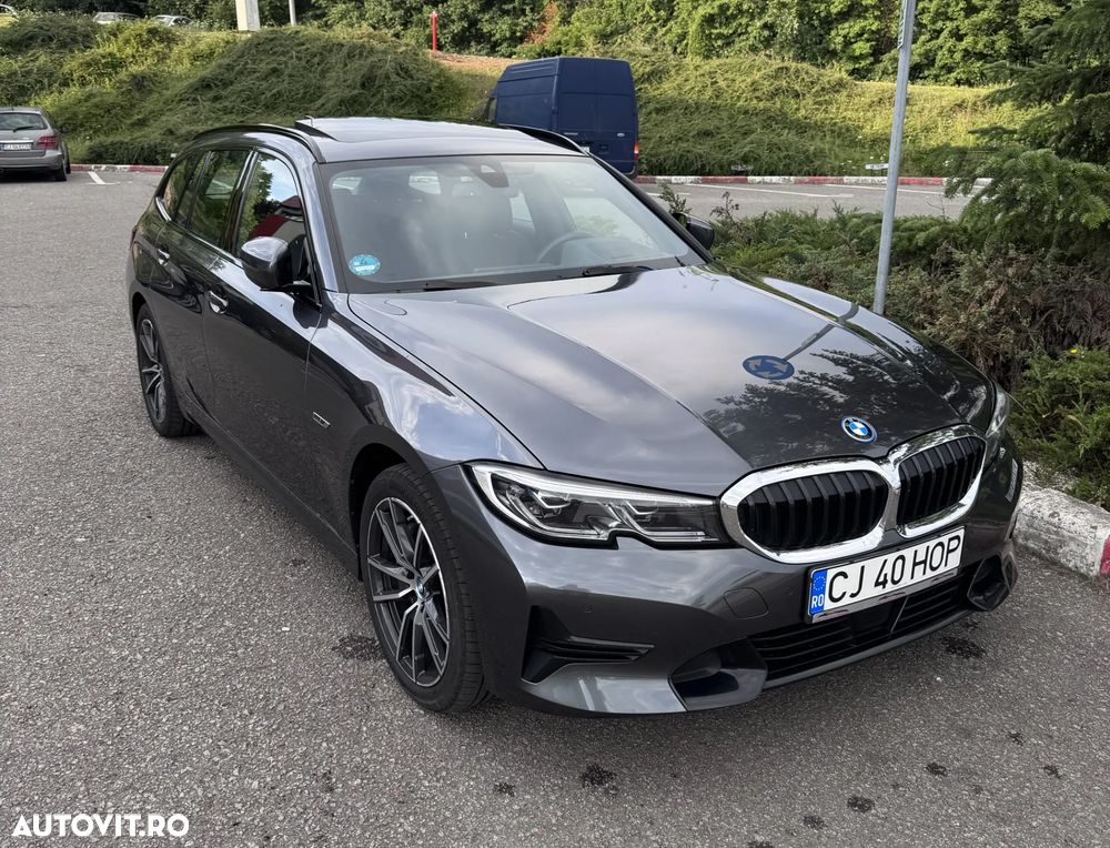 BMW Seria 3 330e xDrive Aut. Sport Line - 4