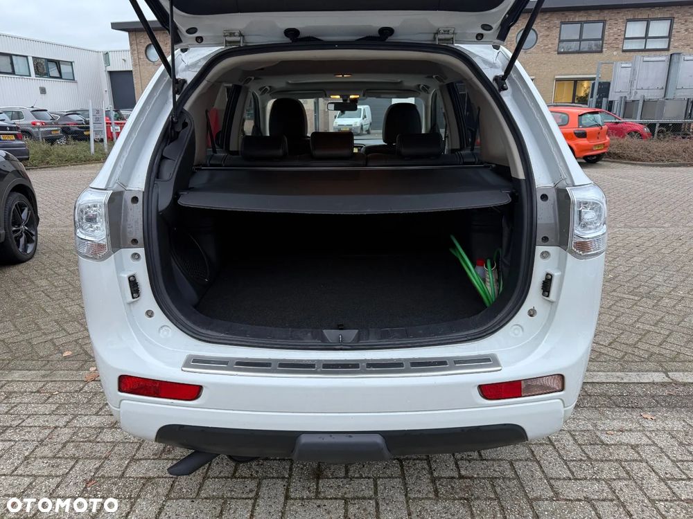 Mitsubishi Outlander - 29