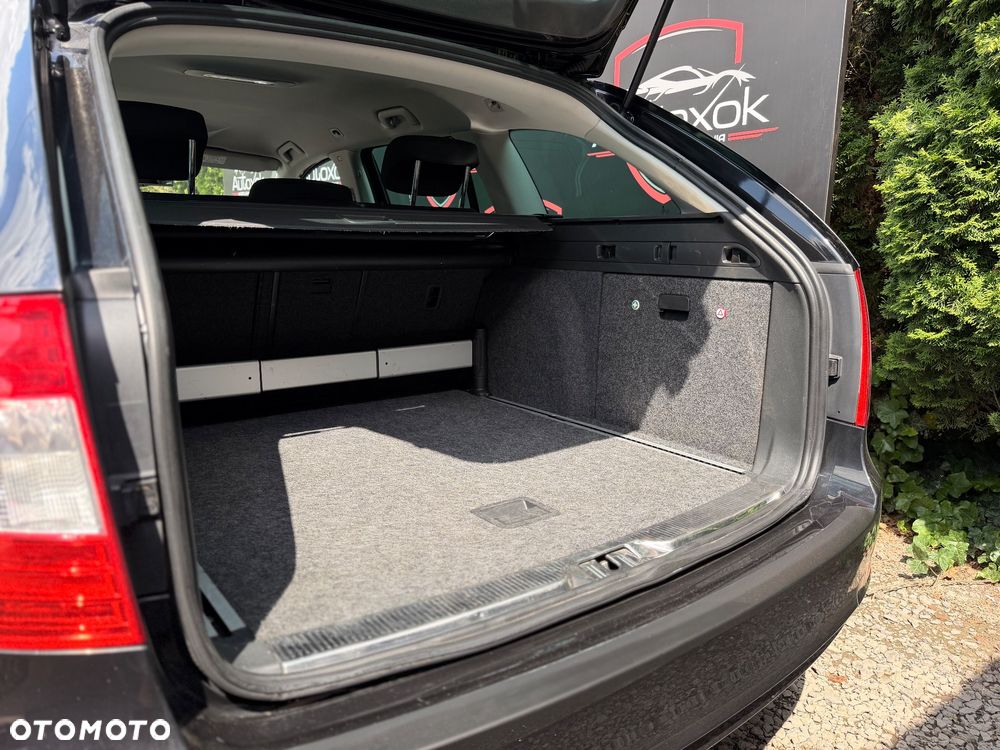Skoda Superb 2.0 TDI DSG Ambition - 32