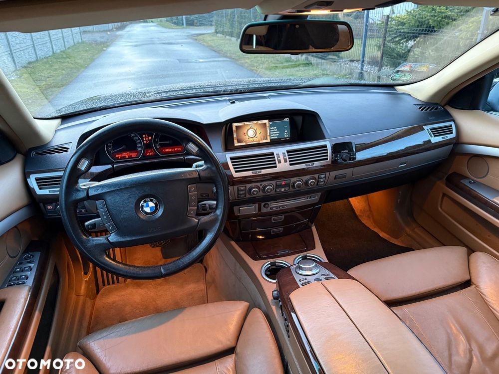 BMW Seria 7 740i L - 5