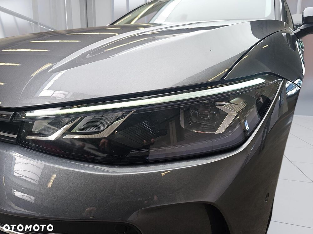 Volkswagen Passat - 33