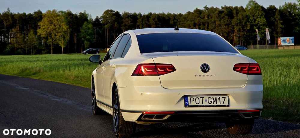 Volkswagen Passat - 12
