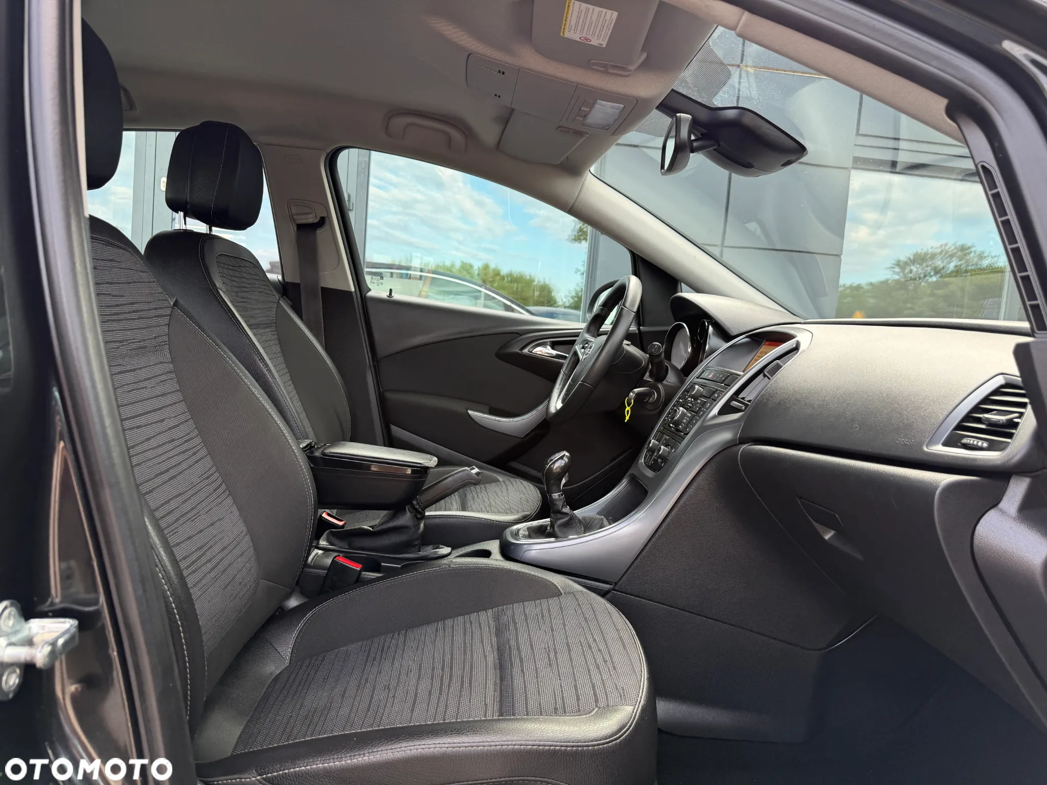 Opel Astra IV 1.4 T Cosmo S&S - 28
