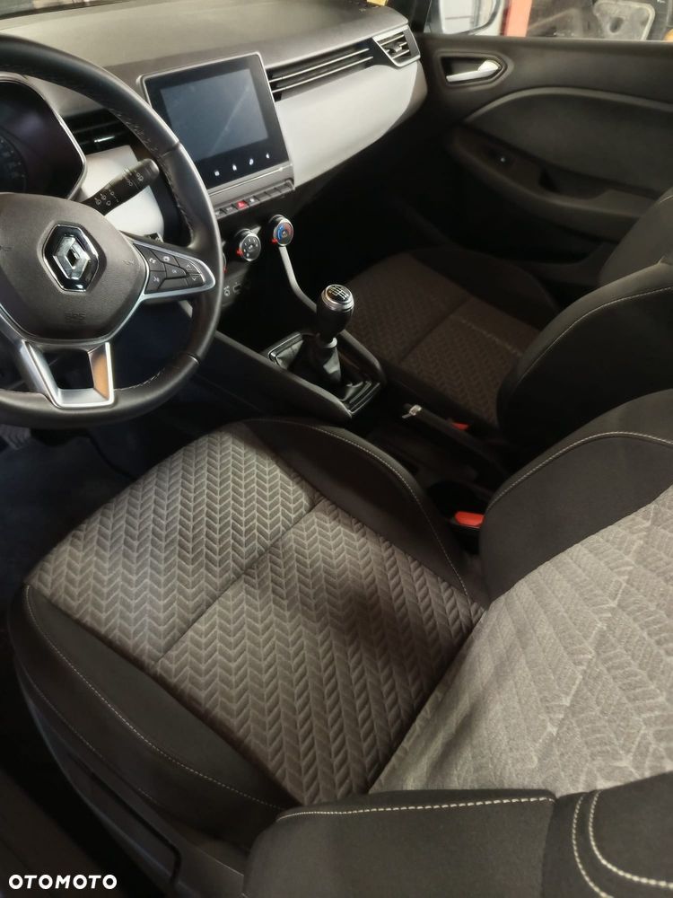 Renault Clio - 27