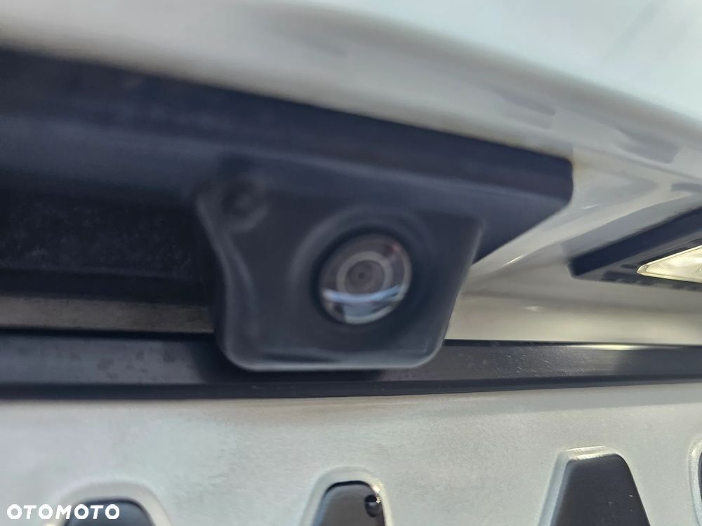 Skoda Superb 2.0 TDI DSG Premium Edition - 33