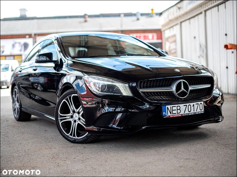 Mercedes-Benz CLA 180 7G-DCT Urban - 2