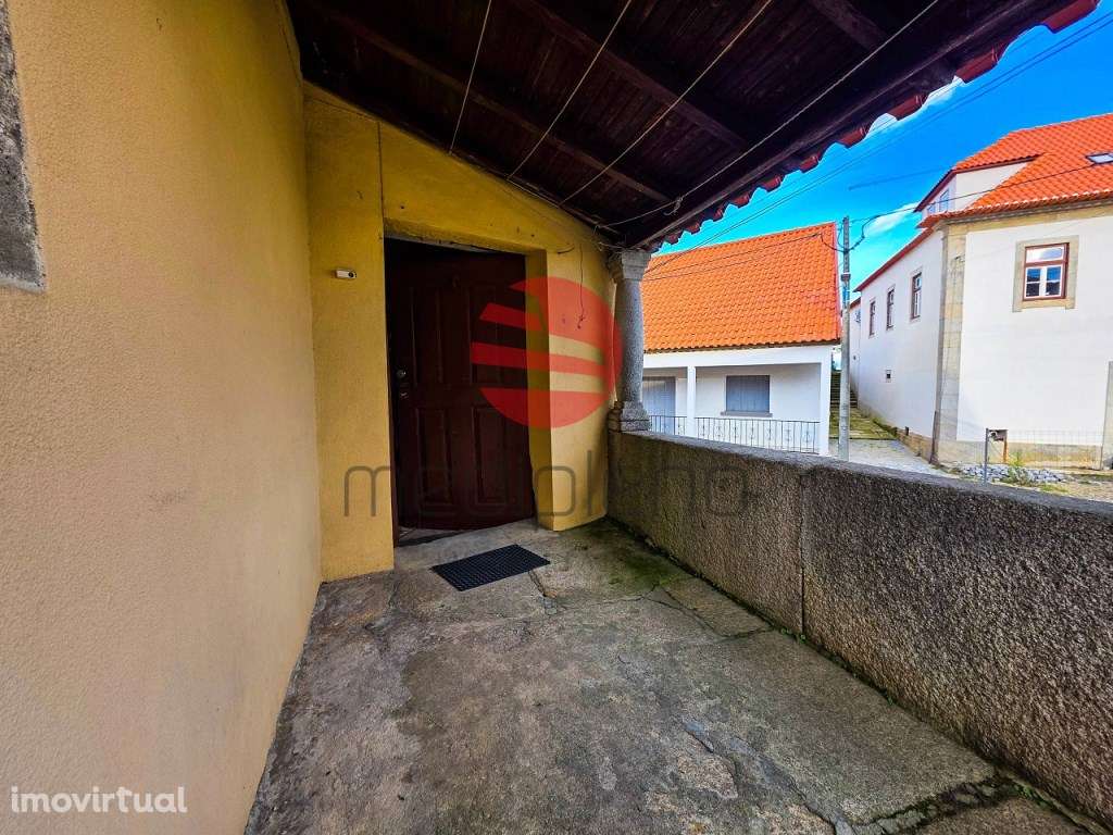 MORADIA T8 C/ LOGRADOURO, COMÉRCIO E TERENO - Grande imagem: 4/22