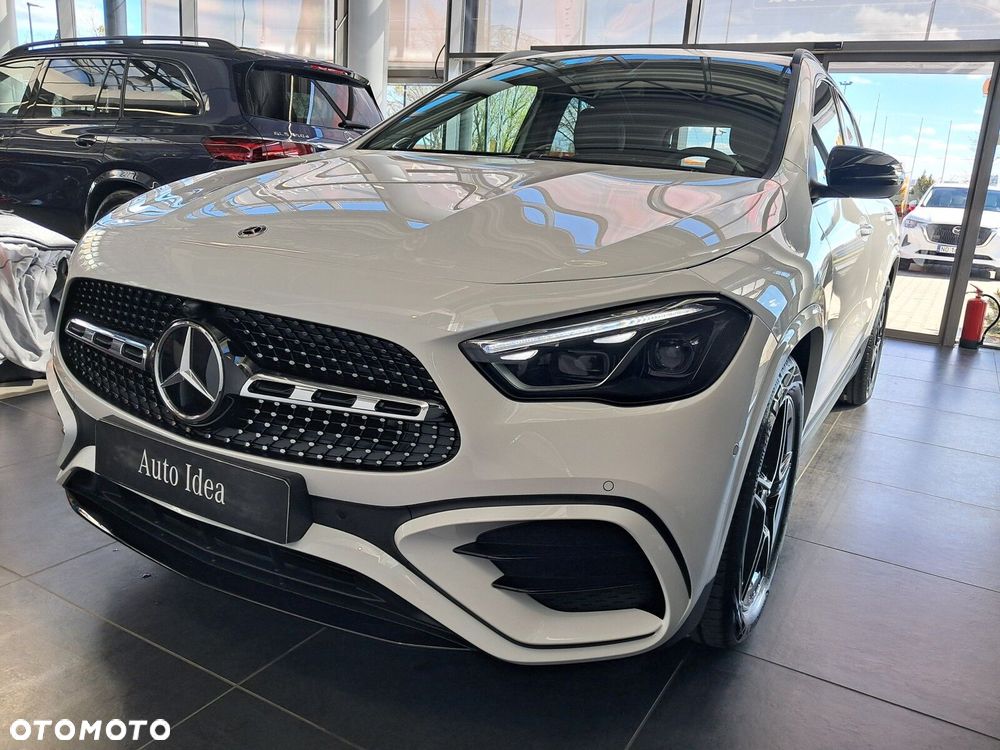 Mercedes-Benz GLA - 24