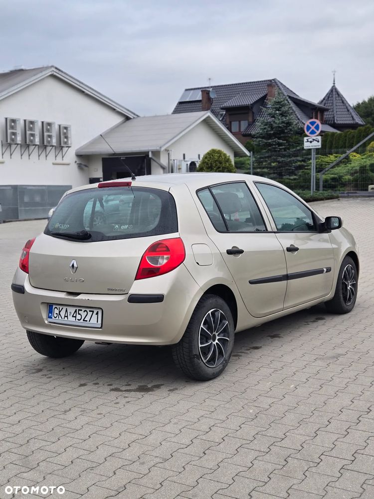 Renault Clio - 7