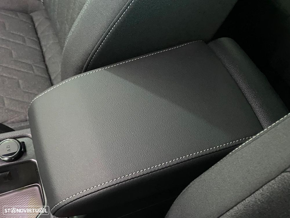 VW Golf 1.5 eTSI Urban DSG - 23