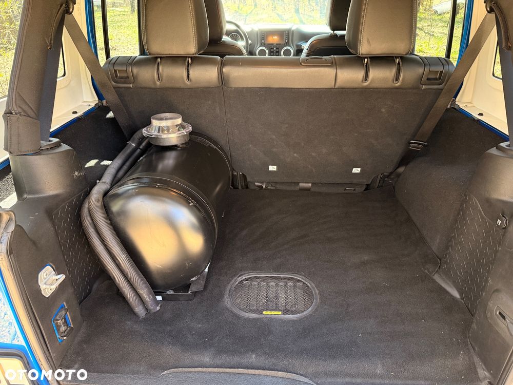 Jeep Wrangler 3.6 Unlim Sahara - 17