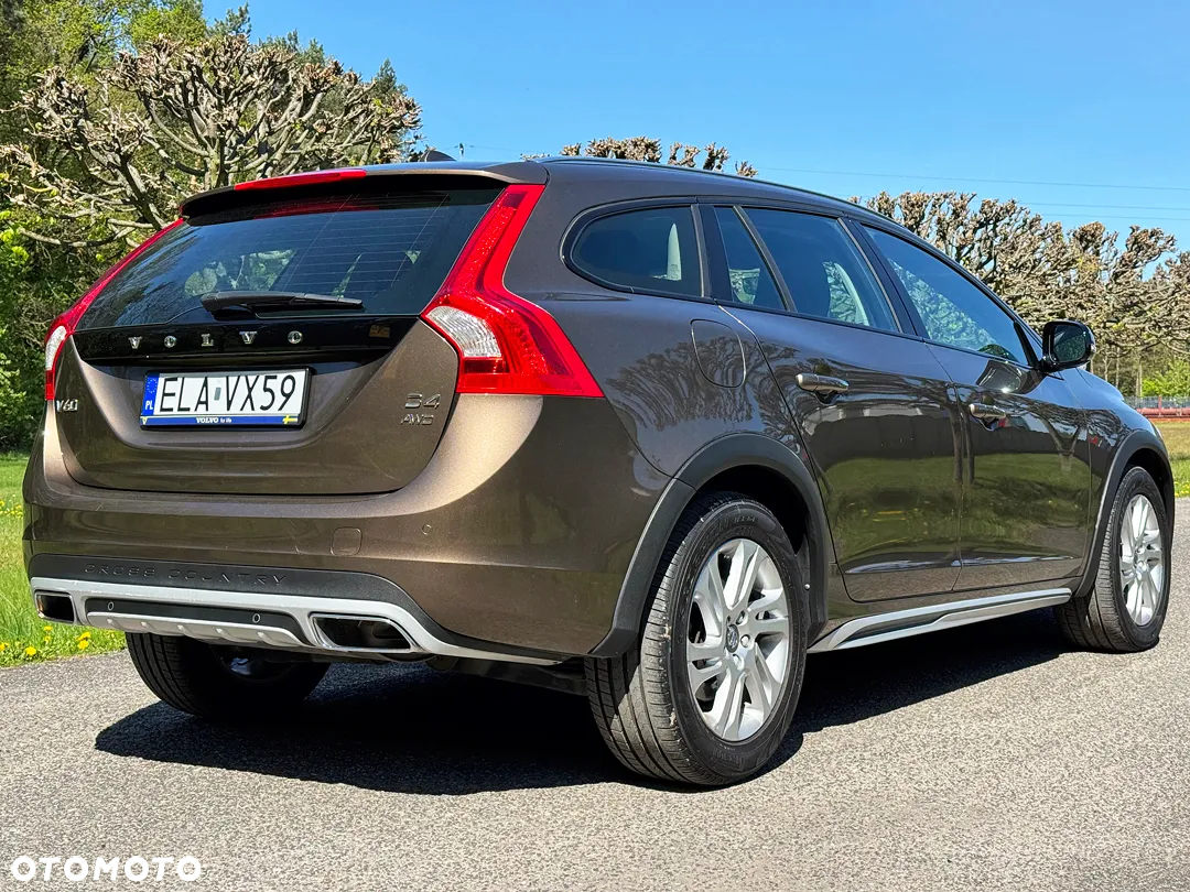 Volvo V60 Cross Country D4 AWD Geartronic Summum - 15