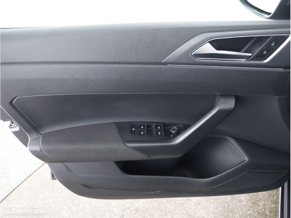 VW Taigo 1.0 TSI R-Line DSG - 29