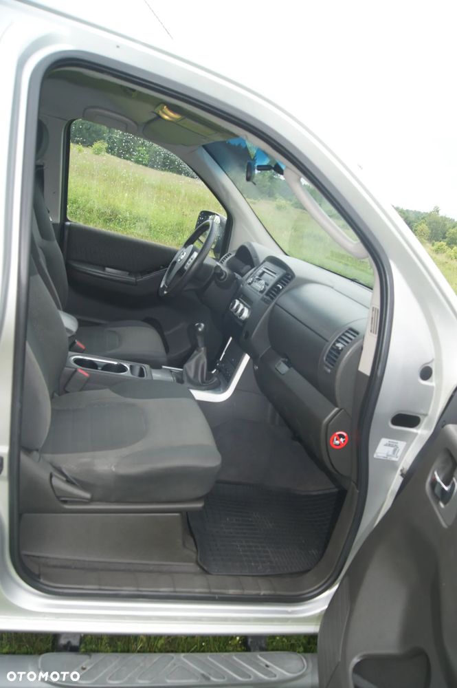 Nissan Navara 2.5 D SE Long - 11