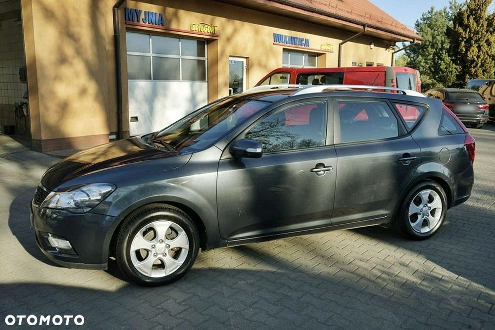 Kia Ceed 1.6 CRDi 90 ISG Spirit - 4