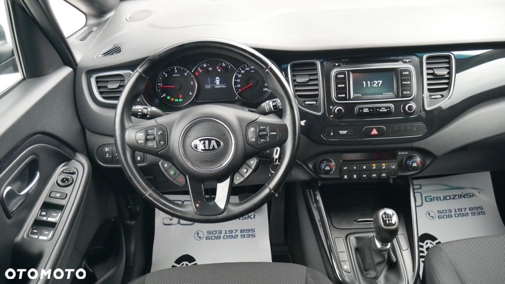 Kia Carens - 8