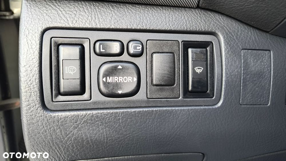 Toyota Avensis - 24