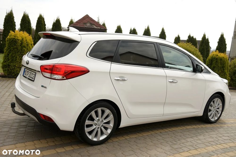 Kia Carens - 8