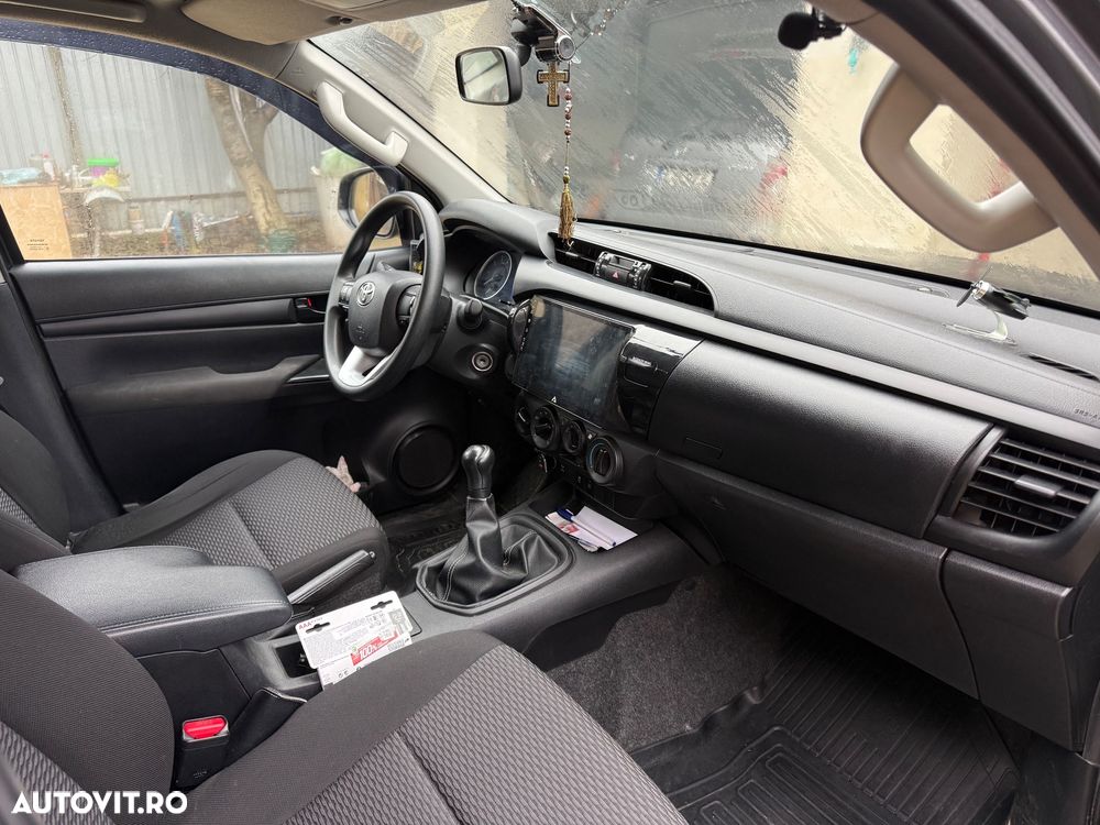 Toyota Hilux - 11