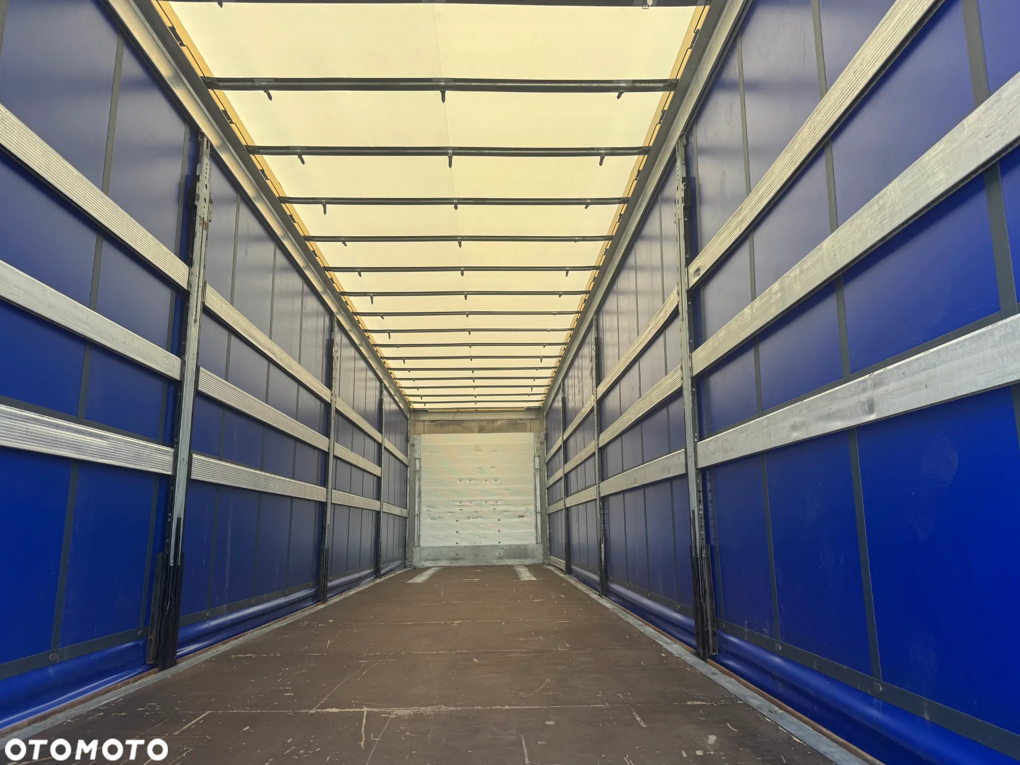 Schmitz Cargobull DACH PODNOSZONY/PALECIARA/STANDARD - 26