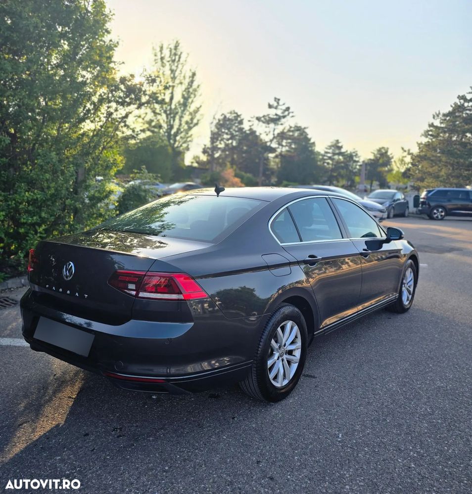 Volkswagen Passat 2.0 TDI DSG Comfortline - 9